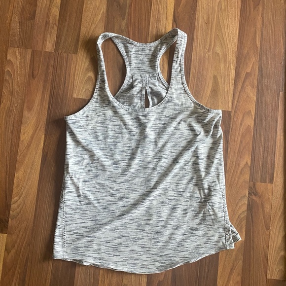 Lululemon Salute the Sun Tank - Picture 2 of 3